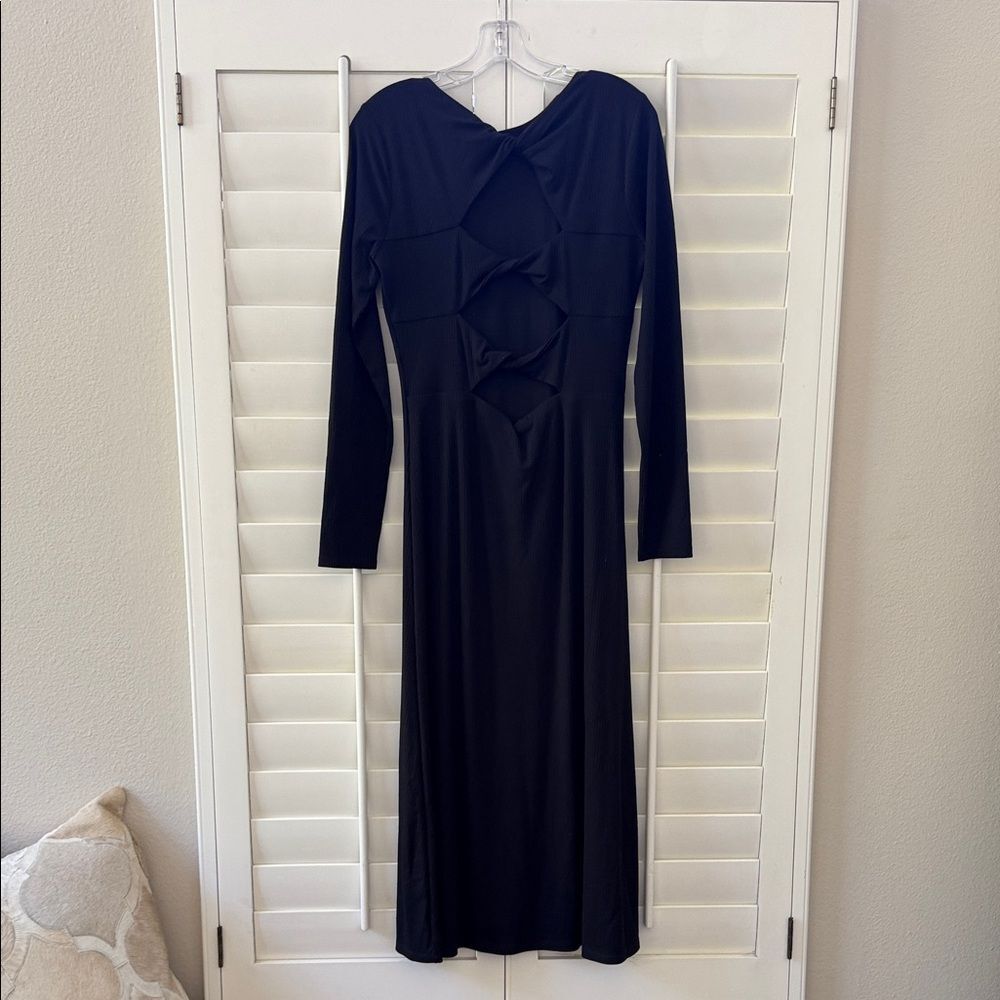 Chic Long Sleeve Black Dress By Fourteenth Place - Picture 3 of 4